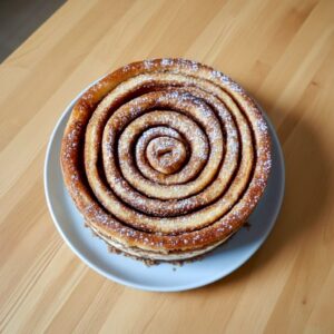 Cinnamon Roll Honeybun Cheesecake